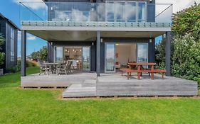 Matarangi Lakeside Gem - Golfers Dream!